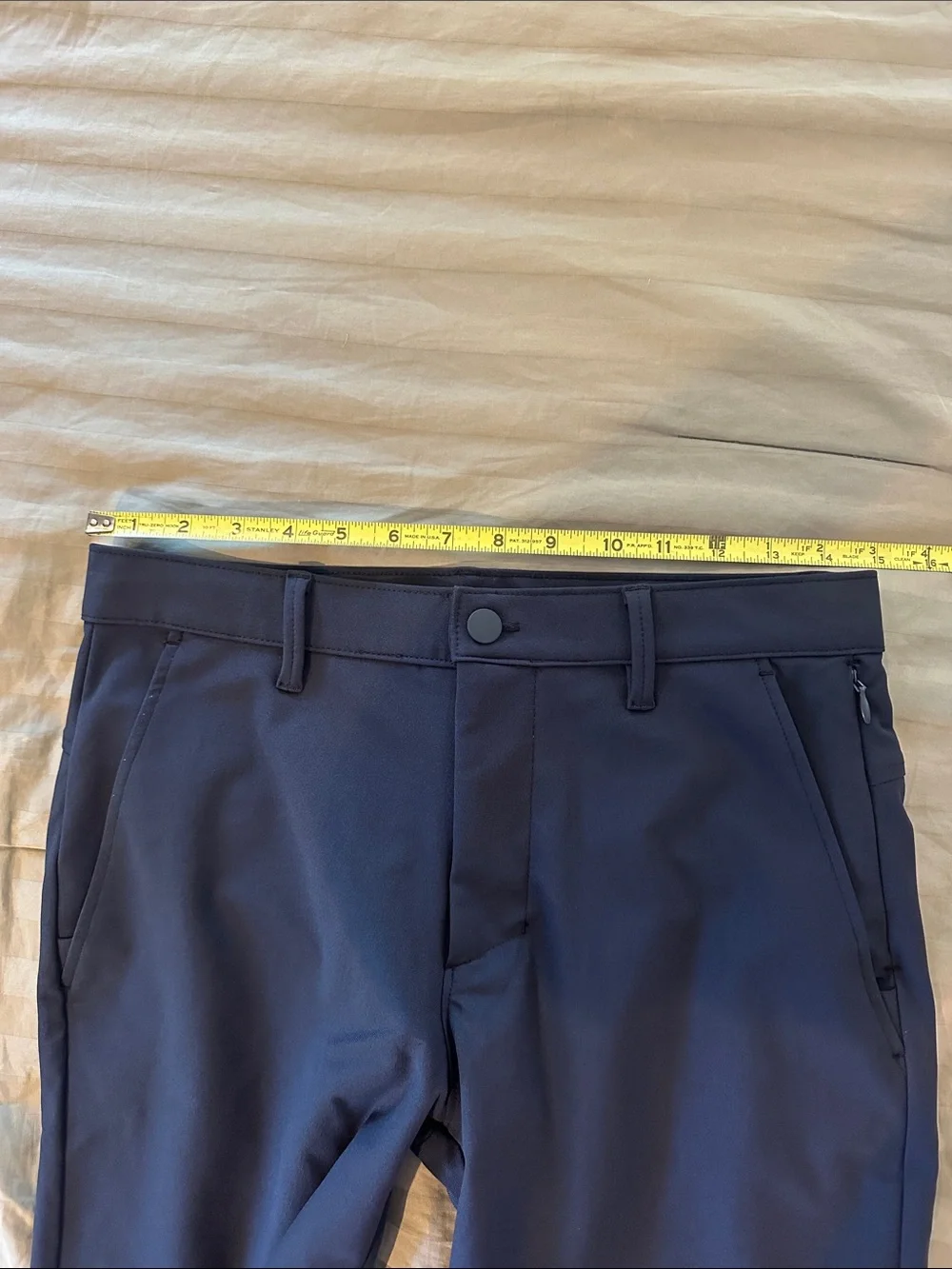 Old Navy Flat-Front Performance Shorts in Navy Blue